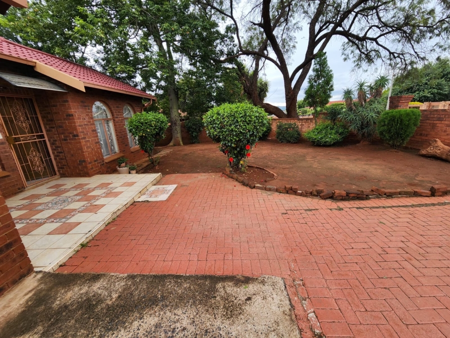 3 Bedroom Property for Sale in Geelhoutpark North West